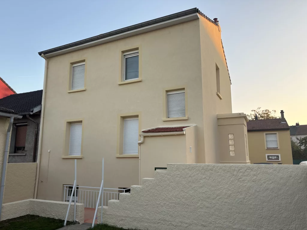 Maison avec Ravalement en D3 Armeé + crépis grésé — Mondelange